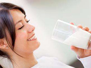 喝牛奶的禁忌 空腹喝牛奶不利于营养的吸收