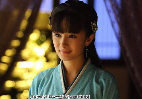 top3,李沁。算是大美女一个了,但是娱乐圈好看的太多了,她不那么显眼。