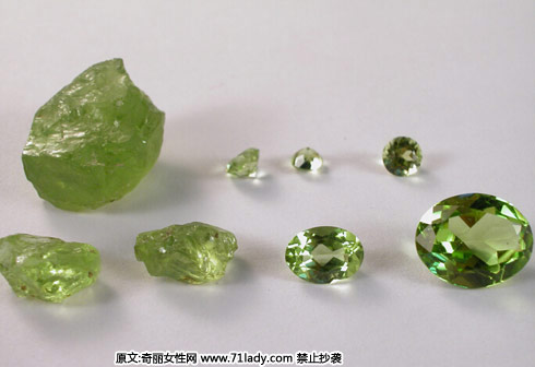 选择5.橄榄石的人,橄榄石是神秘而且稀少的,这也代表了选择橄榄石的人的人格特质。选择橄榄石的人是天生的好奇宝宝,而且总是能够带给周围的人欢乐。
