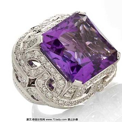 选择7.篮紫色宝石的人,你是一个感性的人、个性直接而且充满热情的人,你强大的气场吸引别人接近你,还有相信你的直觉,他们常常很准确。