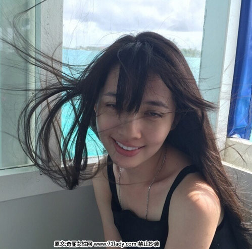 郭碧婷素颜照流出 穿吊带裙长发飘飘皮肤白皙