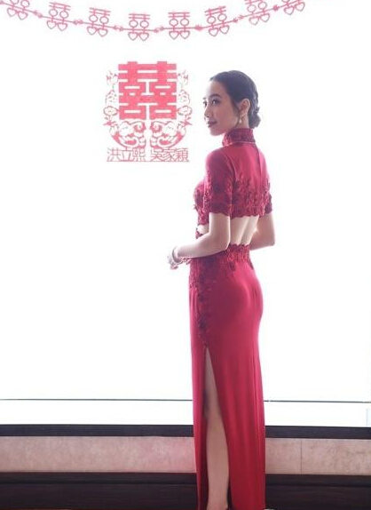 余文乐前女友补办酒席叫嚣 2000万钻饰称嫁对人 余文乐前女友补办酒席叫嚣 2000万钻饰称嫁对人