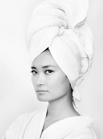 李宇春欲女范儿十足 浴巾裹头拍出浴写真 李宇春欲女范儿十足 浴巾裹头拍出浴写真