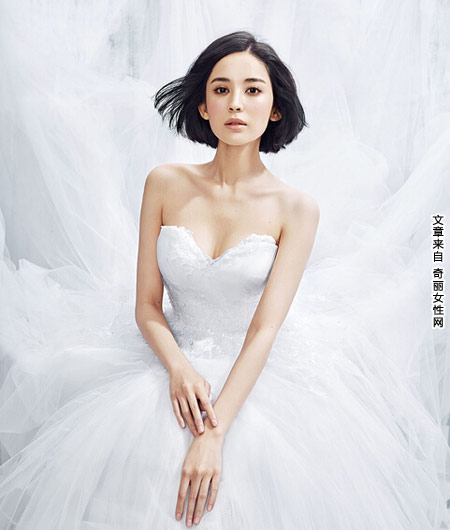 近日,古力娜扎写真曝光,一组时尚杂志写真流出,白皙的肌肤,立体深邃的五官,尽显清新脱俗的气质。