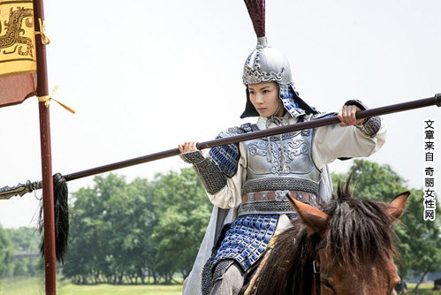 《琅琊榜》女战神刘涛海报 驰骋沙场气场十足