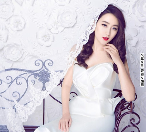 马苏婚纱封面写真出炉 着圣洁婚纱凸显出曼妙的身材