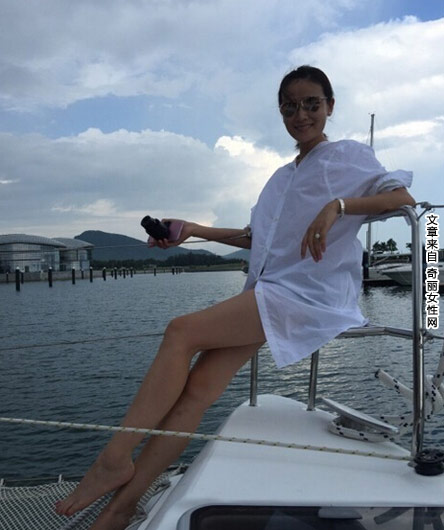 田亮一家晒度假照 女儿森碟和老婆叶一茜母秀大长腿