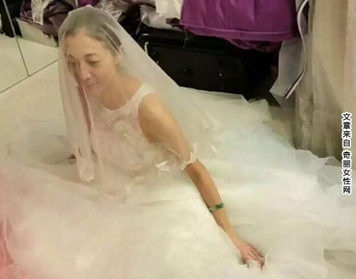 吴绮莉晒婚纱照 一袭白婚纱优雅迷人