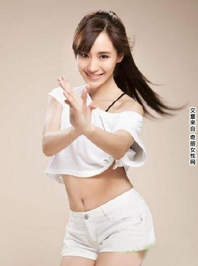 王智泳装走光照疑似流出 揭秘王智年龄多大
