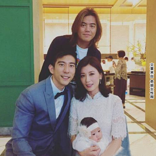 贾静雯办满月派对 与修杰楷为女儿办满月派对照片
