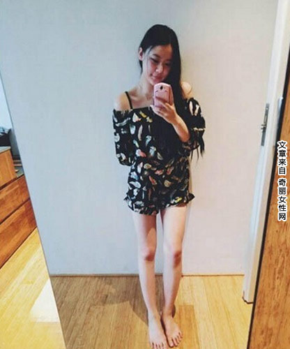 范志毅女儿走红网络 姣好身材秀性感美腿