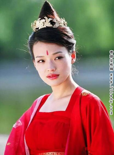 舒淇古装,舒淇拍了很多古装影视剧,而舒淇古装扮相很美艳迷人,日前,小编盘点了舒淇早期美艳古装写真图片,来欣赏这位古装美女吧!
