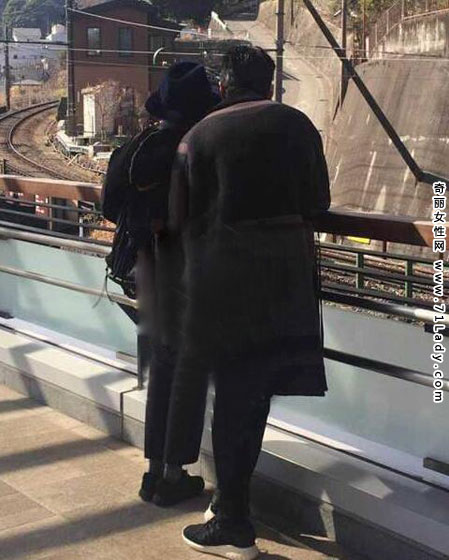 邓超带孙俪游日本 夫妻二人日本旅游自拍照流出