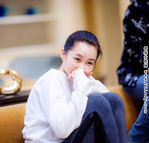 许晴素颜赢了高圆圆 许晴晒素颜照被赞美过高圆圆