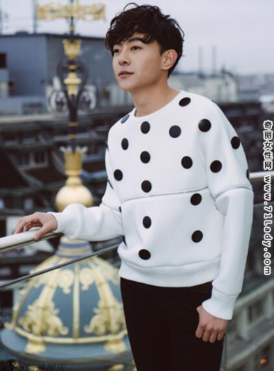 张皓然巴黎街拍 巴黎最新街拍大片时尚度爆表