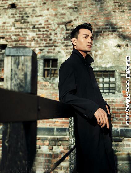 王凯暖春封面曝光 封面写真身姿笔挺英伦风范十足