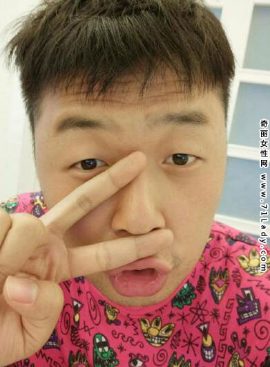杜海涛晒自拍 自拍照挑战鹿晗自称像鹿晗