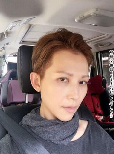 蔡少芬清早晒自拍 戴墨镜慵懒自拍照依然漂亮