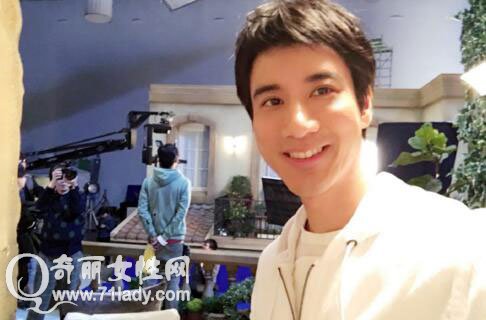 王力宏半夜讲段子,近日,在凌晨三点的时候,王力宏在朋友圈发了一
