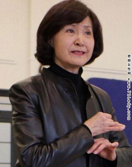 白骨精近照曝光,73岁《西游记》中白骨精扮演者杨春霞近照被网友曝光,已经73岁的杨春霞依然很有气质,而且风韵犹存,皮肤保养的水嫩,完全看不出是七十多岁的人。