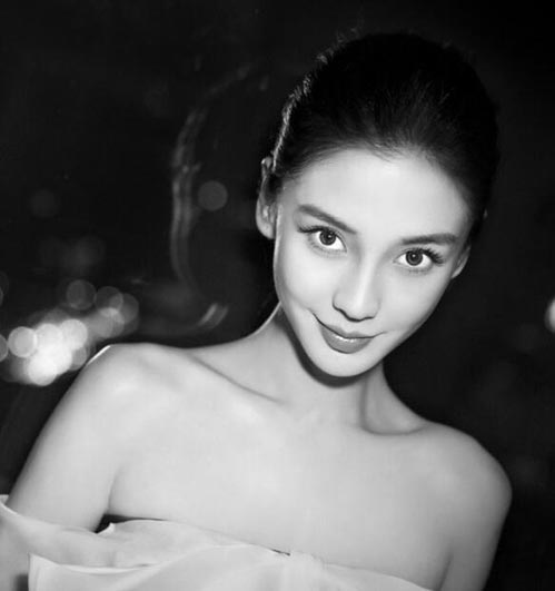 angelababy黑白写真 小露香肩长裙飘飘优雅迷人