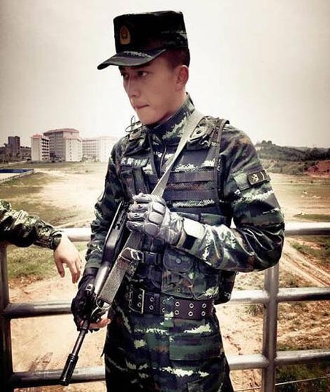 武警特战队员走红网络 杨明鑫被赞比宋仲基帅气