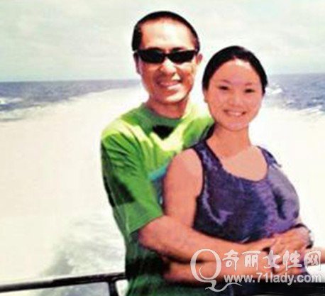 张艺谋夫妻合照ps