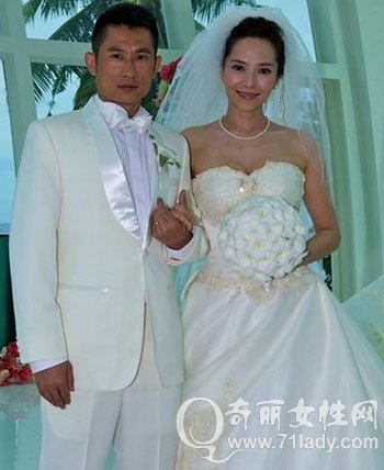 郭羡妮老公朱少杰结婚照