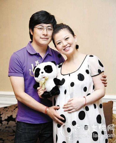 王岳伦老婆李湘大肚照片