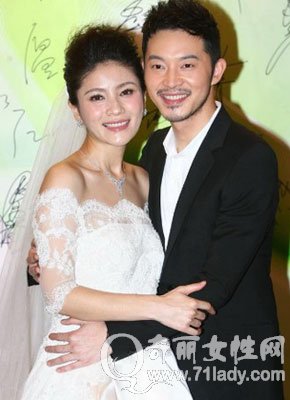 胡可沙溢婚纱照
