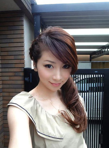 日本不老仙妻水谷雅子私房照曝光:日本43岁美女水谷雅子走红网络,因年龄43岁,却长着一张纯情少女般的年轻脸蛋,而被称为不老仙妻,有着18岁少女的容貌。这样的萝莉容颜,令众多网友想知道她的抗衰老保养秘诀是什么?