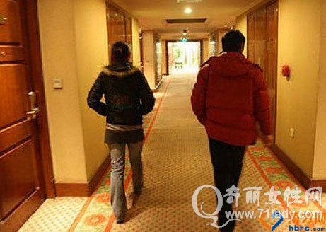 男子晒公务员妻子开房