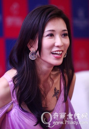 林志玲内衣代言秀美胸