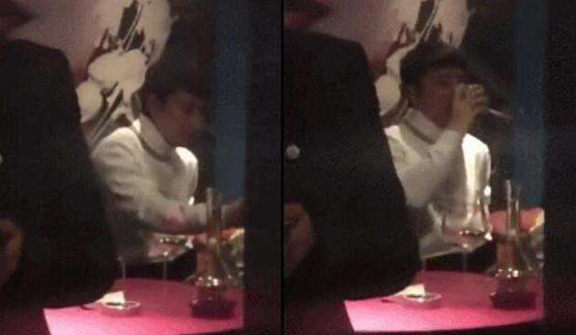 曝贾乃亮独自买醉