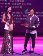 王宝强获最失望导演奖，全程陪笑很心酸，但他说了16字让人敬佩