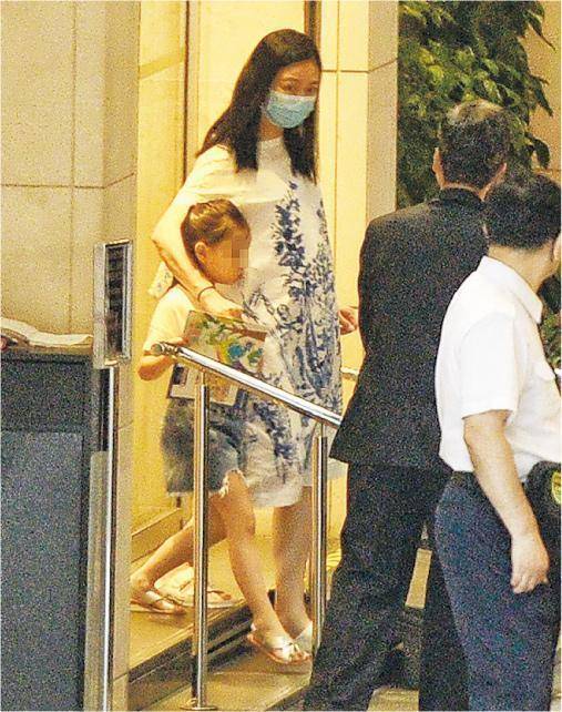 朱丽倩疑再怀孕上头条 这些征兆证明可能是真的?
