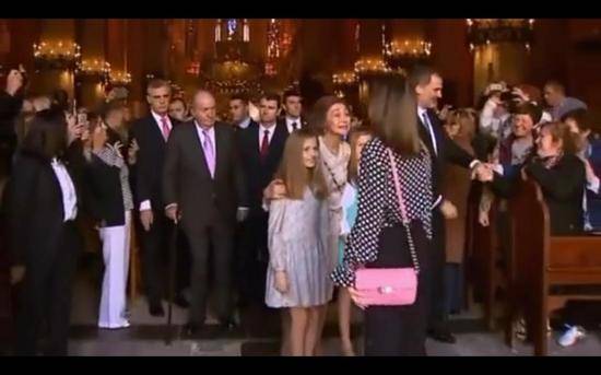 太后被王后挡住,双方爆发口角(视频截图)