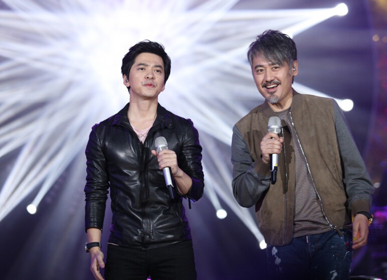 《我是歌手3》李健吴秀波飙歌 陈奕迅帮帮唱引尖叫 《我是歌手3》李健吴秀波飙歌 陈奕迅帮帮唱引尖叫
