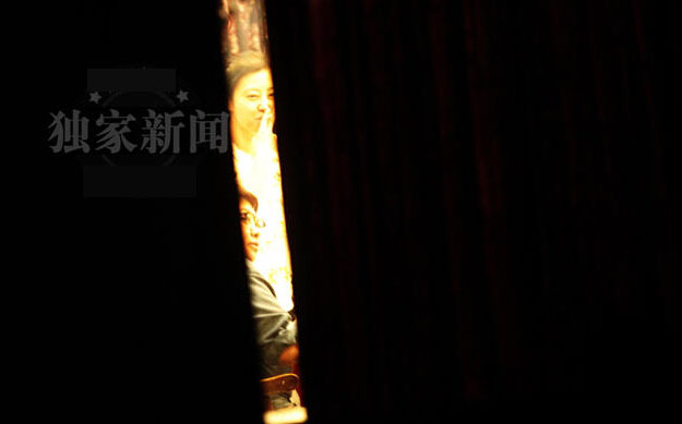 韩红获“歌王“称号大摆筵席 葛优醉吻赵薇 韩红获“歌王“称号大摆筵席 葛优醉吻赵薇