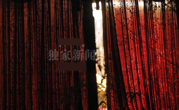 韩红获“歌王“称号大摆筵席 葛优醉吻赵薇 韩红获“歌王“称号大摆筵席 葛优醉吻赵薇