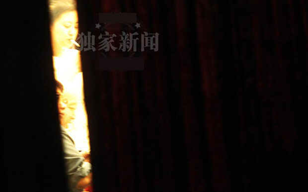韩红获“歌王“称号大摆筵席 葛优醉吻赵薇 韩红获“歌王“称号大摆筵席 葛优醉吻赵薇