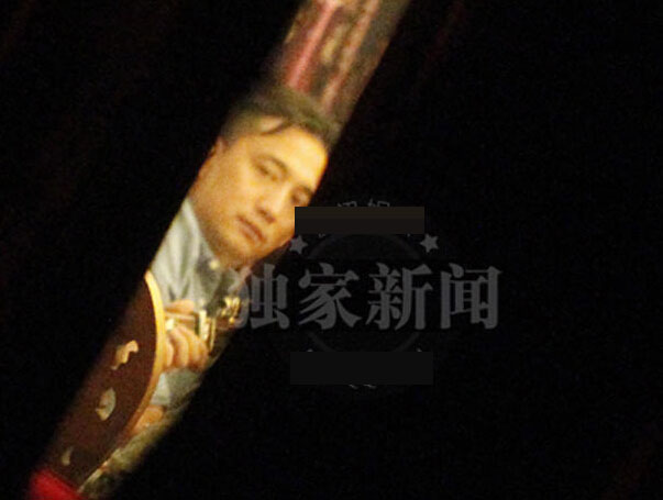 韩红获“歌王“称号大摆筵席 葛优醉吻赵薇 韩红获“歌王“称号大摆筵席 葛优醉吻赵薇