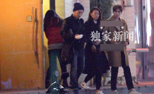 李易峰敬业让人敬佩 吃饭看剧本拉人对戏 李易峰敬业让人敬佩 吃饭看剧本拉人对戏