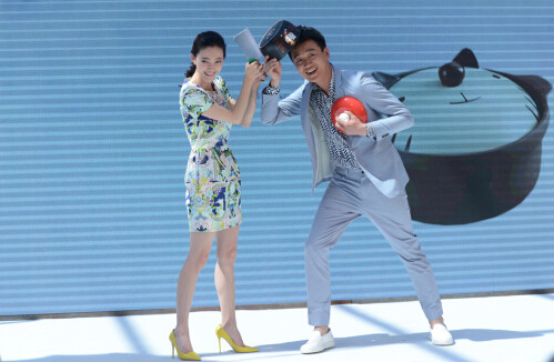 佟大为举菜刀保护王丽坤《再结婚》本色出演 佟大为举菜刀保护王丽坤《再结婚》本色出演