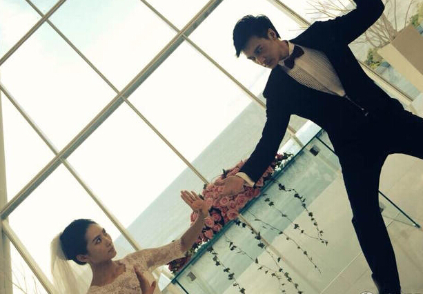 “安小主”陶昕然婚纱照曝光 沙滩对望含情脉脉 “安小主”陶昕然婚纱照曝光 沙滩对望含情脉脉