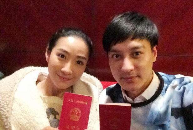 “安小主”陶昕然婚纱照曝光 沙滩对望含情脉脉 “安小主”陶昕然婚纱照曝光 沙滩对望含情脉脉