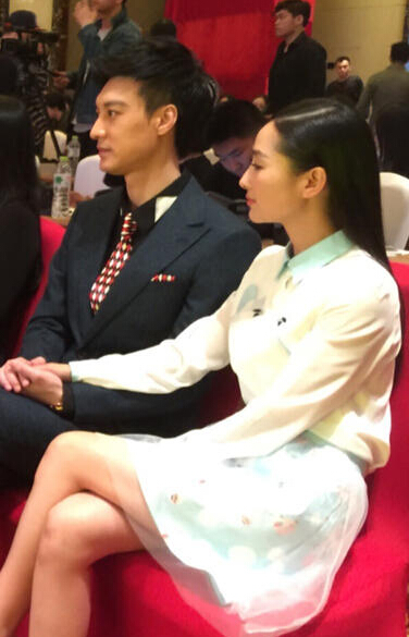 “安小主”陶昕然婚纱照曝光 沙滩对望含情脉脉 “安小主”陶昕然婚纱照曝光 沙滩对望含情脉脉