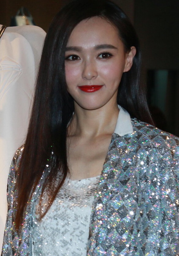 唐嫣现身某活动现场御姐范儿 身材纤瘦秀大长腿 唐嫣现身某活动现场御姐范儿 身材纤瘦秀大长腿
