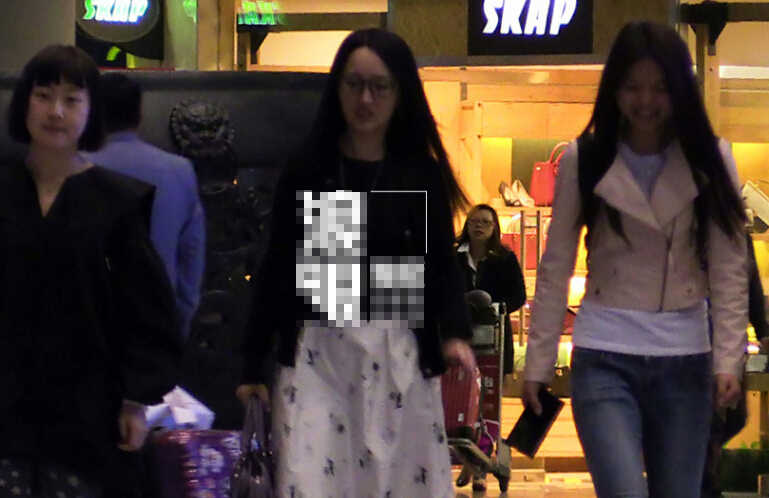 杨钰莹素颜回京不遮掩 打扮清纯颜值颇高 杨钰莹素颜回京不遮掩 打扮清纯颜值颇高