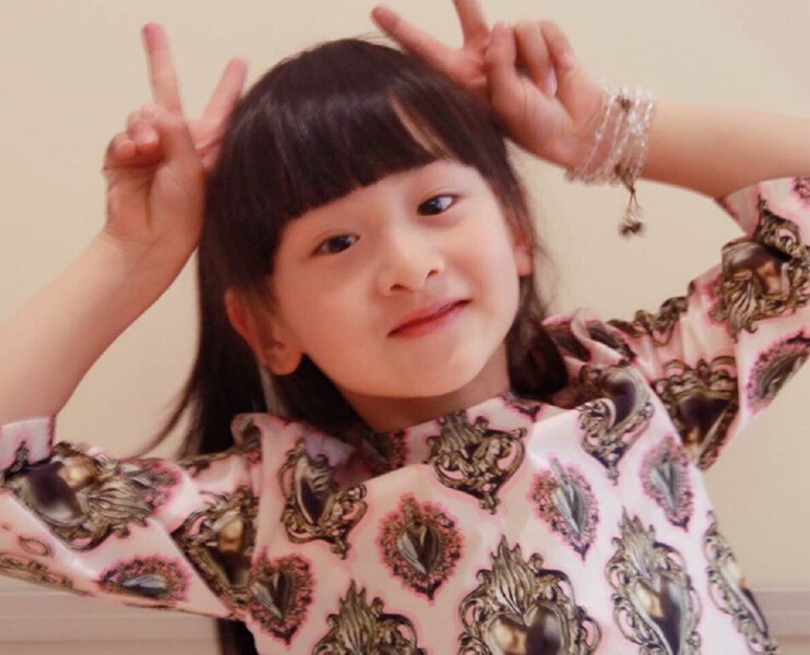 森碟庆生搞怪玩自拍 风一样的女子再次来袭 森碟庆生搞怪玩自拍 风一样的女子再次来袭